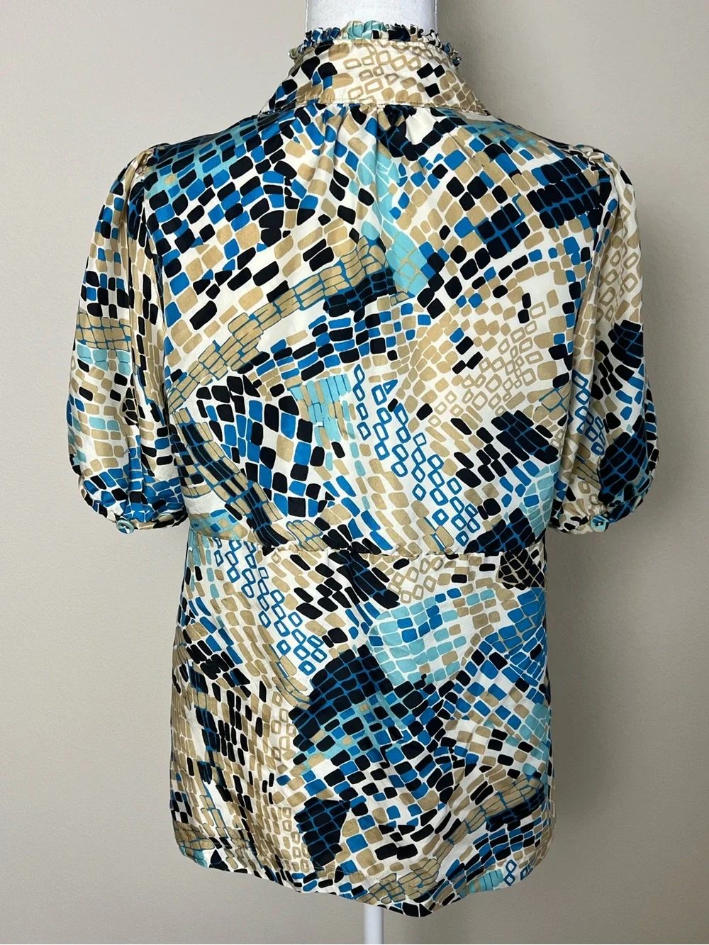 Banana Republic Quiet Luxury 100% Silk Abstract Print Artsy Y2K Blouse Academia